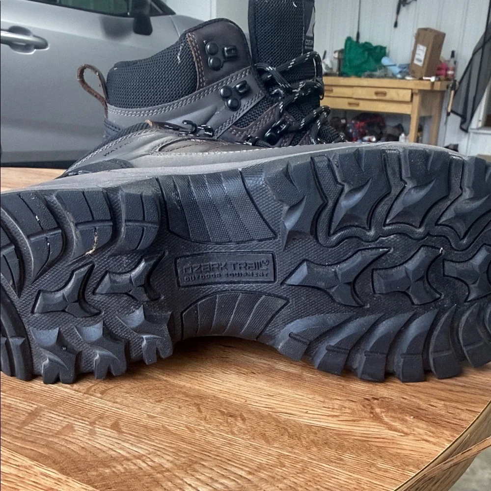Ozark Trail Men's Black and Brown‎ Snow Boots
